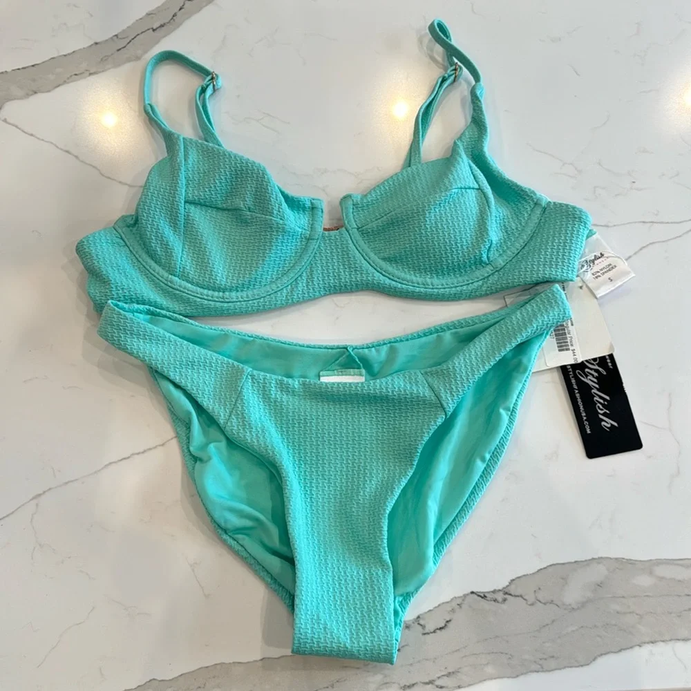 New bikini‎
